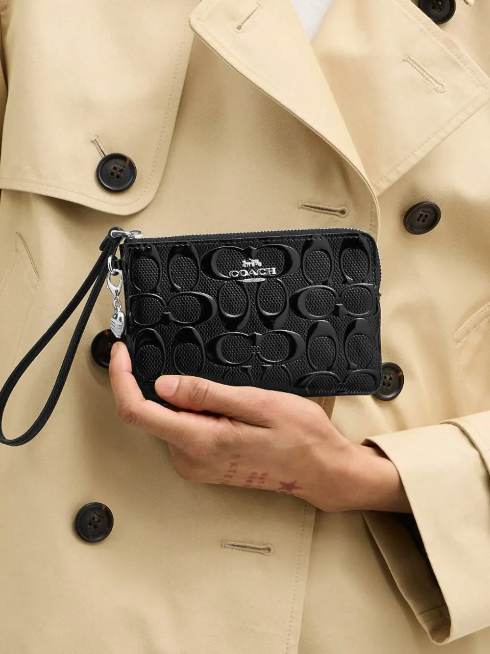 Coach Corner Zip Wristlet In Signature Leather With Heart Charm - Picture 2 of 3